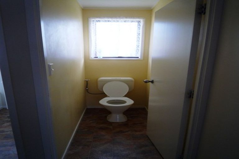 Photo of property in 2/24 Station Road, Takanini, 2112