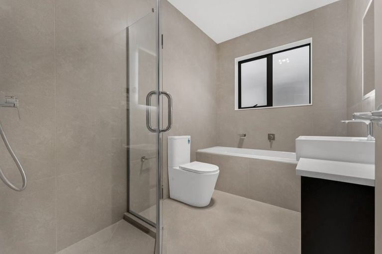 Photo of property in 25 Hupana Road, Karaka, 2113