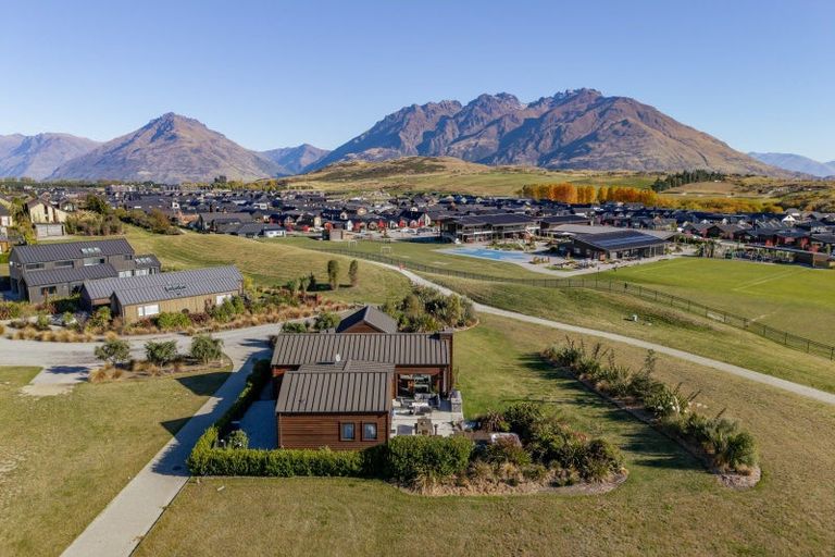 Photo of property in 60 Cunninghams Drive, Jacks Point, Queenstown, 9371