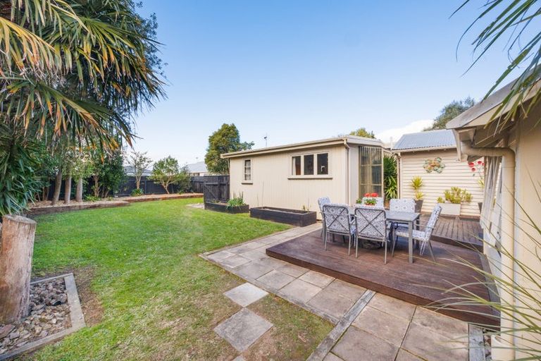 Photo of property in 41 Rangitane Street, Palmerston North, 4414