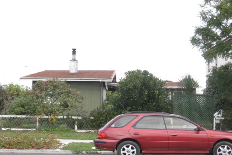 Photo of property in 300 Lyndon Road West, Hastings, 4122