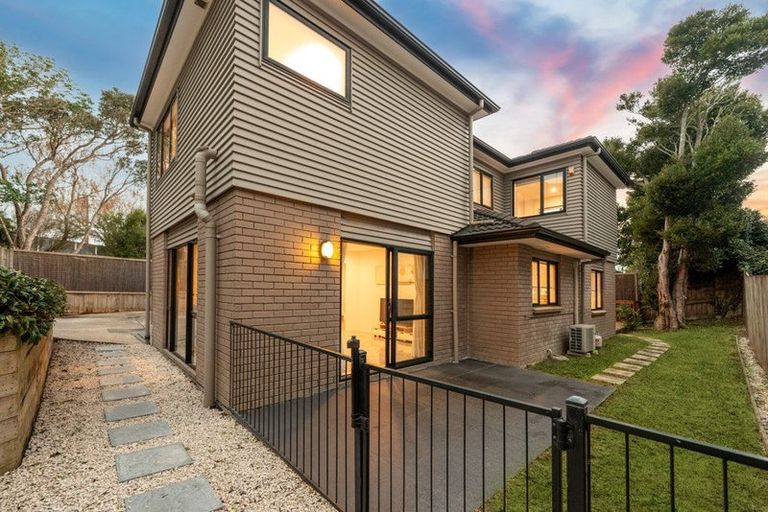 Photo of property in 2 Greville Road, Pinehill, Auckland, 0630