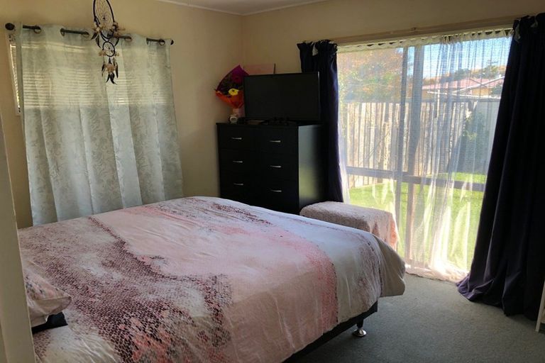 Photo of property in 1/12 Howard Road, Taradale, Napier, 4112