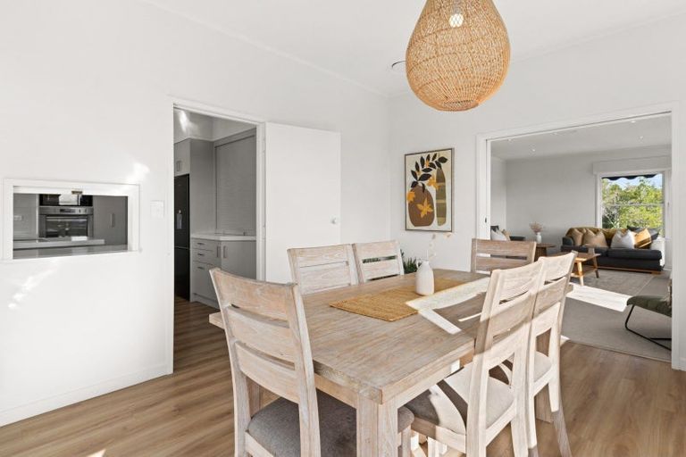 Photo of property in 21 Busby Hill, Havelock North, 4130