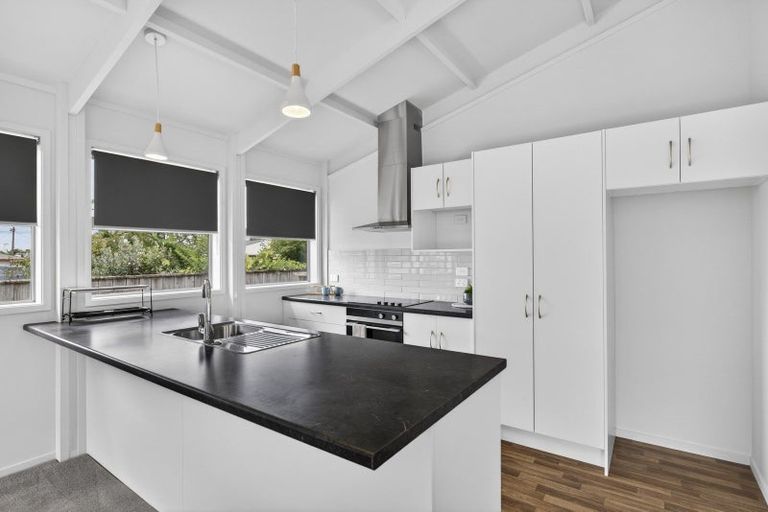 Photo of property in 6b Walsh Road, Westown, New Plymouth, 4310