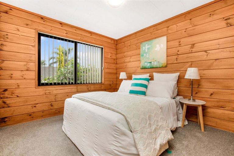 Photo of property in 24 Kirby Street, Glendene, Auckland, 0602