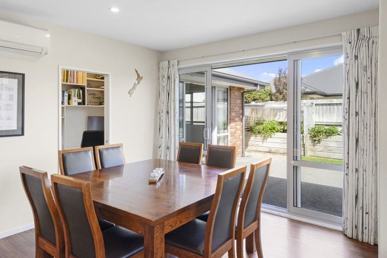 Photo of property in 7 Oakdene Place, Halswell, Christchurch, 8025