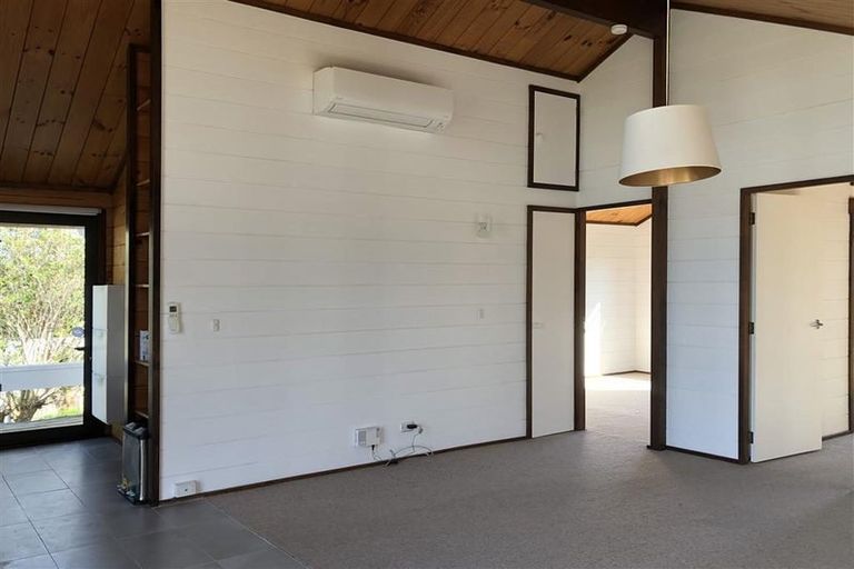 Photo of property in 2/124 Bucklands Beach Road, Bucklands Beach, Auckland, 2012