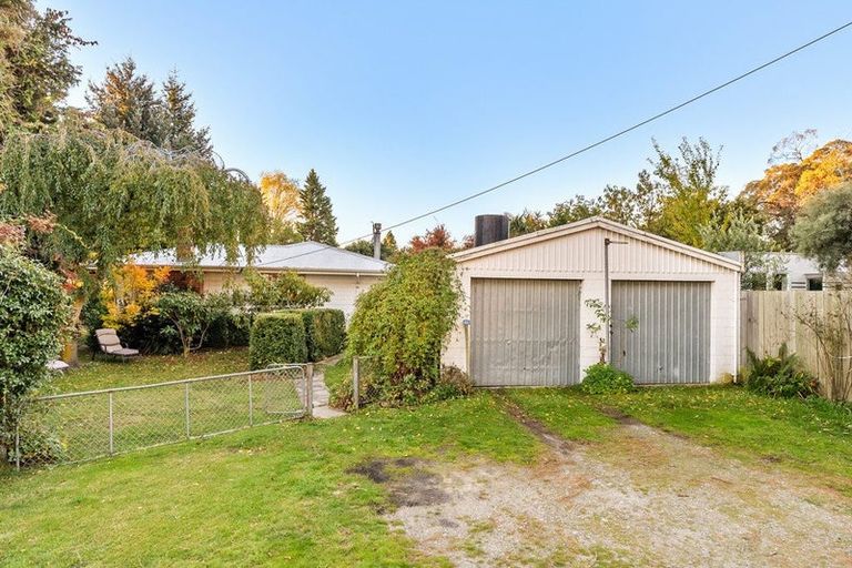 Photo of property in 822 Kane Road, Hawea Flat, Wanaka, 9382