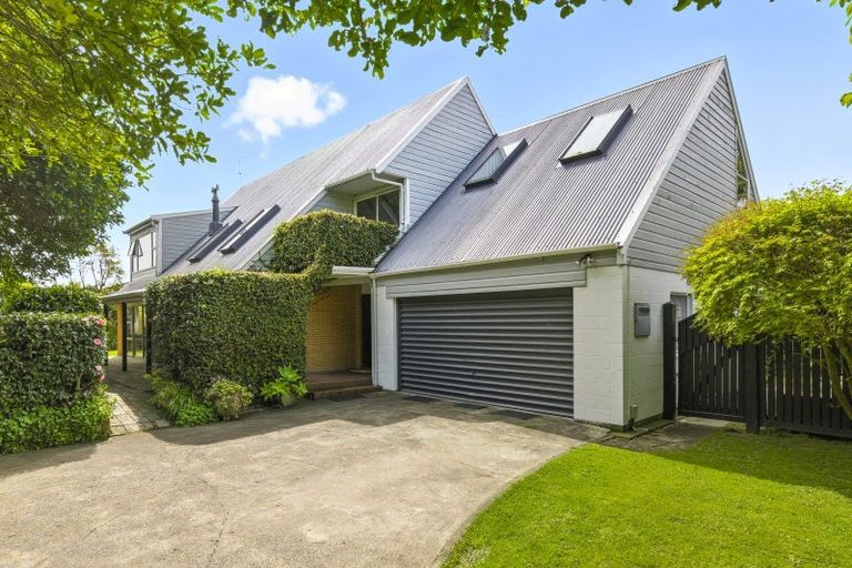 Photo of property in 335 Te Moana Road, Waikanae, 5036