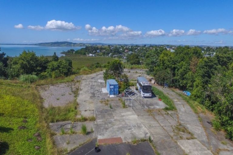 Photo of property in 9 Whangarei Heads Road, Onerahi, 0110