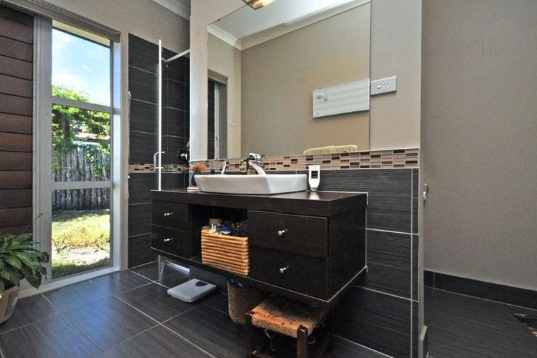 Photo of property in 10 Millbrook Drive, Waiuku, 2683