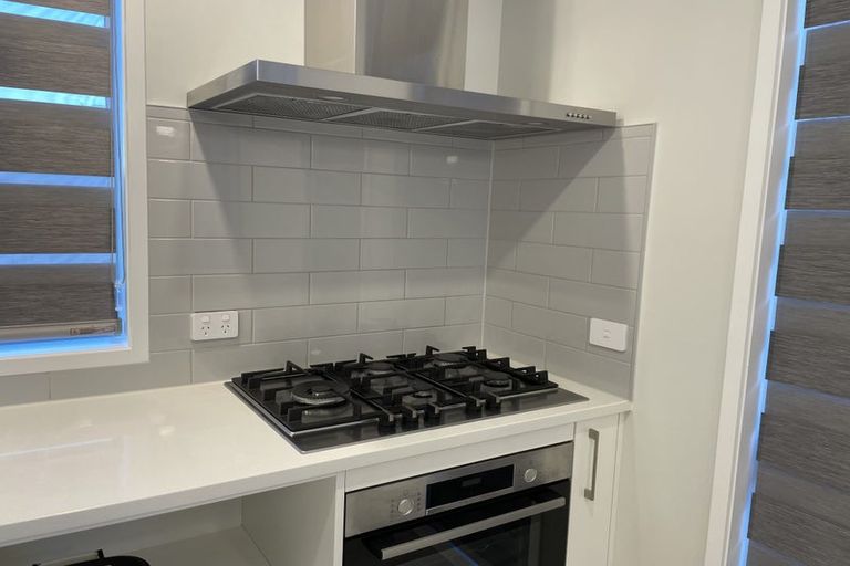 Photo of property in 43c Oreil Avenue, West Harbour, Auckland, 0618