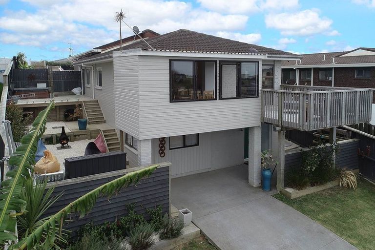 Photo of property in 31 Rosario Crescent, Red Beach, 0932