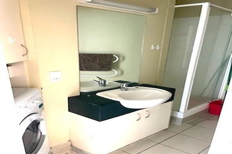 Photo of property in Terrace Tower Apartments, 12a/126 The Terrace, Wellington Central, Wellington, 6011