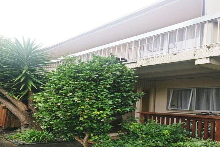 Photo of property in 2/27 Kerswill Place, Pakuranga, Auckland, 2010