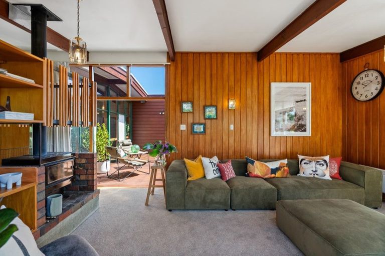 Photo of property in 6 Dorset Way, Wilton, Wellington, 6012