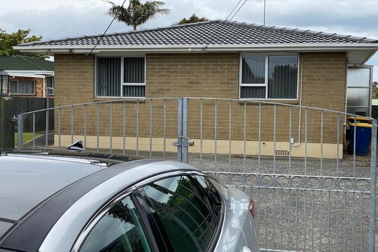 Photo of property in 191 Don Buck Road, Massey, Auckland, 0614