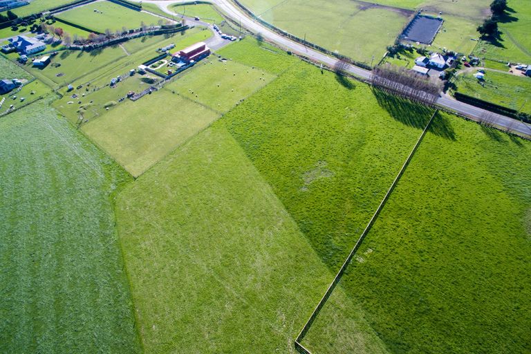 Photo of property in 11 Maxwells Line, Awapuni, Palmerston North, 4412