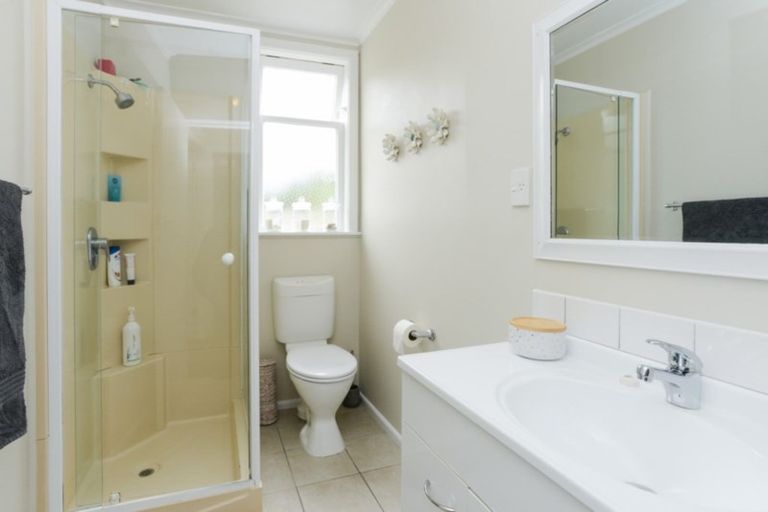 Photo of property in 17 Golding Road, Taradale, Napier, 4112