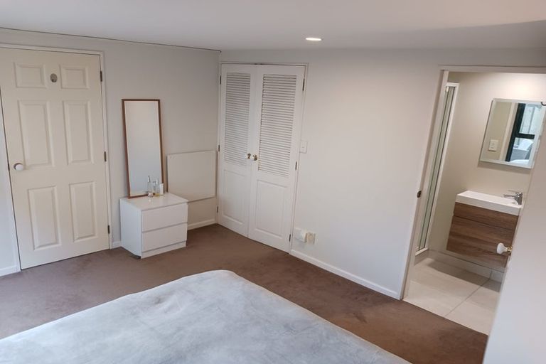 Photo of property in 16j Hobson Street, Thorndon, Wellington, 6011