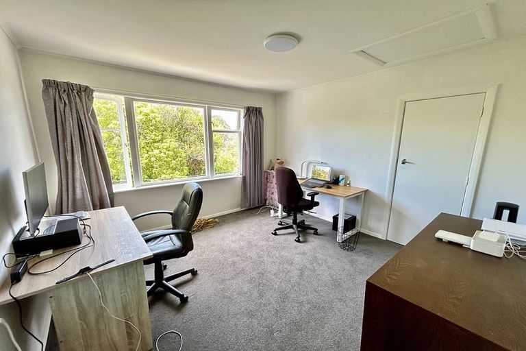 Photo of property in 127 Broderick Road, Johnsonville, Wellington, 6037