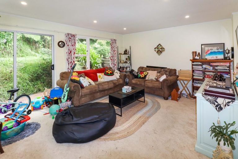 Photo of property in 97 Churton Drive, Churton Park, Wellington, 6037