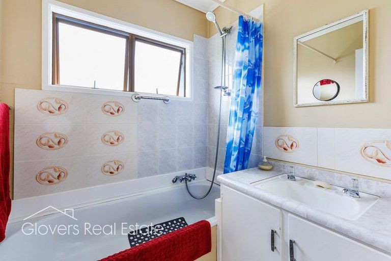 Photo of property in 2/23a Nandana Drive, Glen Eden, Auckland, 0602