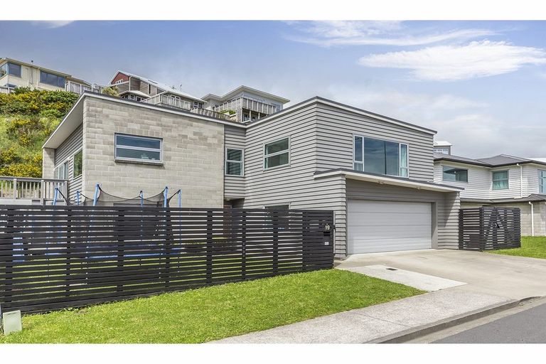 Photo of property in 19 Cresswell Place, Johnsonville, Wellington, 6037