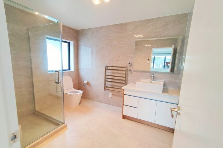 Photo of property in 4 Dungloe Avenue, Flat Bush, Auckland, 2019