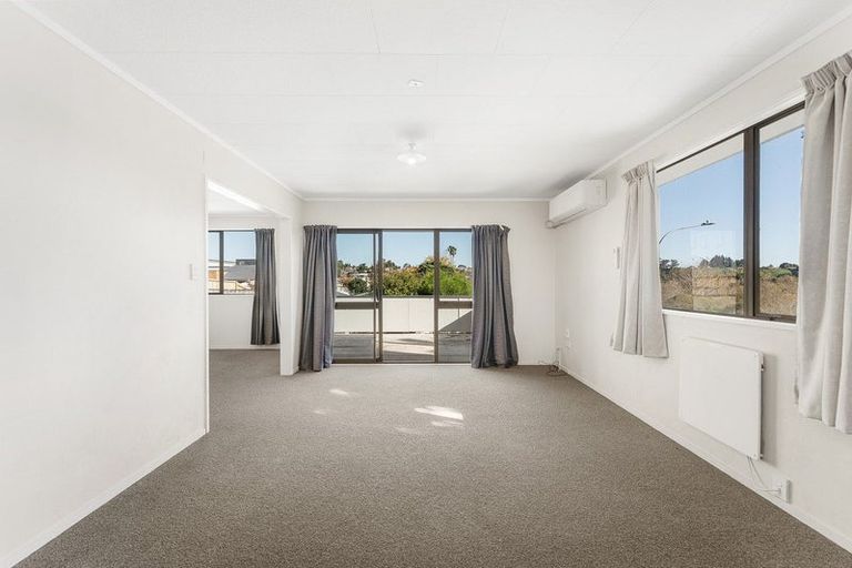 Photo of property in 16 Lagoon Place, Poike, Tauranga, 3112