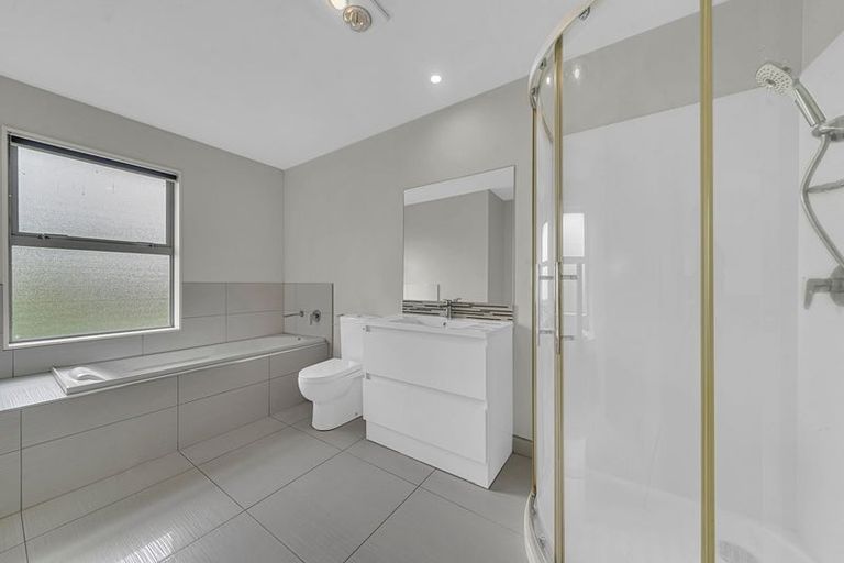 Photo of property in 14 Pipipi Crescent, Takanini, 2112