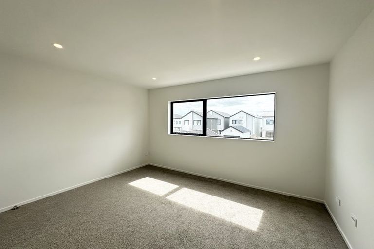 Photo of property in 137 Grove Road, Papakura, 2110