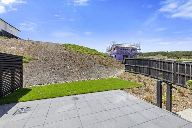 Photo of property in 39 Turtleback Avenue, Whitby, 5024