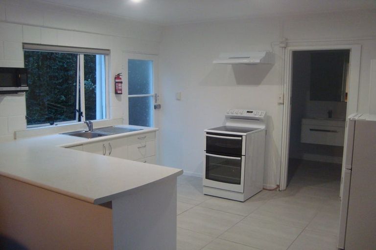 Photo of property in 1/12 Rugby Road, Birkenhead, Auckland, 0626