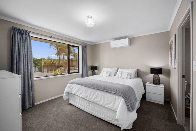 Photo of property in 56 Cabeleigh Drive, Helensville, 0800