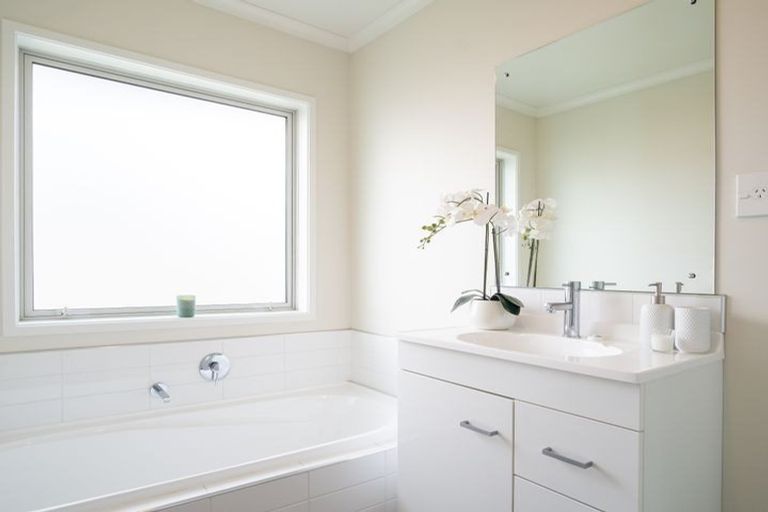 Photo of property in 21 Faringdon Boulevard, Rolleston, 7615