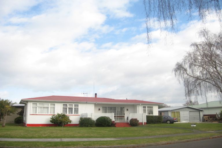 Photo of property in 15 Bright Crescent, Maraenui, Napier, 4110