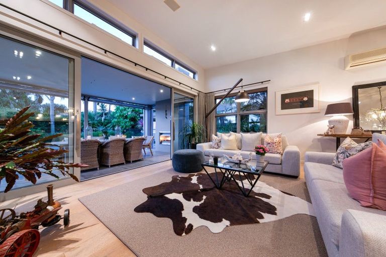 Photo of property in 35 Pounamu Avenue, Greenhithe, Auckland, 0632
