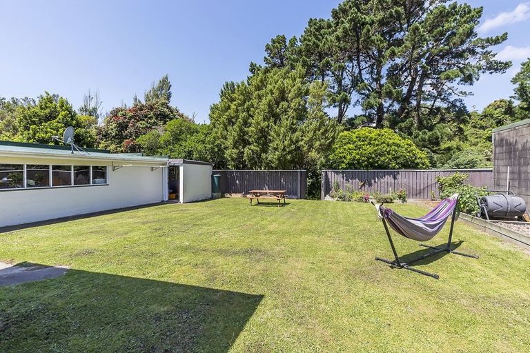 Photo of property in 28 Findlay Street, Tawa, Wellington, 5028