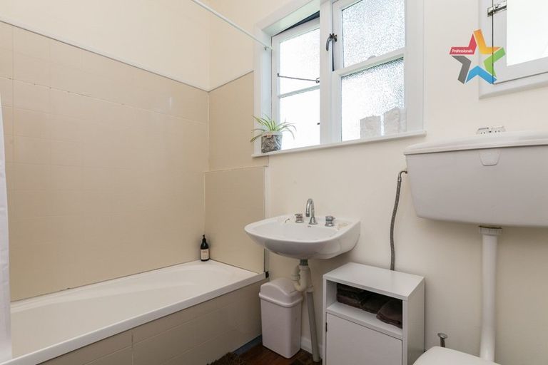 Photo of property in 103 Sunshine Avenue, Karori, Wellington, 6012