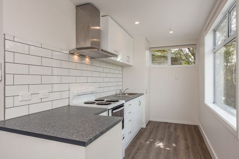 Photo of property in 25f2 Kitchener Terrace, Johnsonville, Wellington, 6037