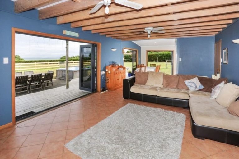 Photo of property in 37 Greenock Drive, Manukau Heads, Waiuku, 2684
