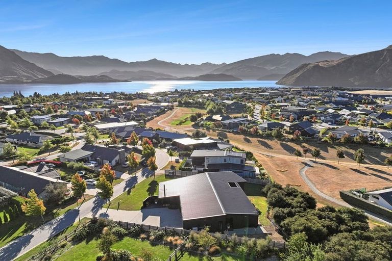 Photo of property in 7 Diamond Lane, Wanaka, 9305