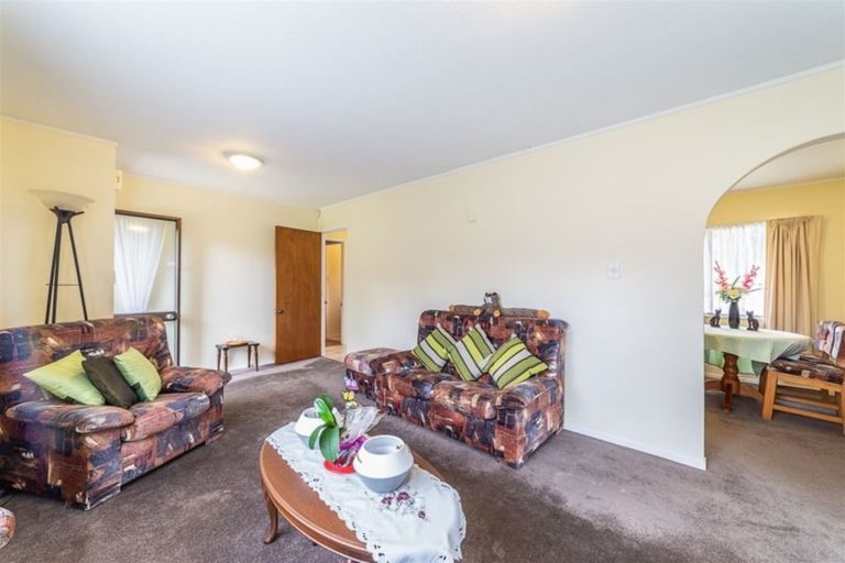 Photo of property in 303a/2 Great North Road, Henderson, Auckland, 0612