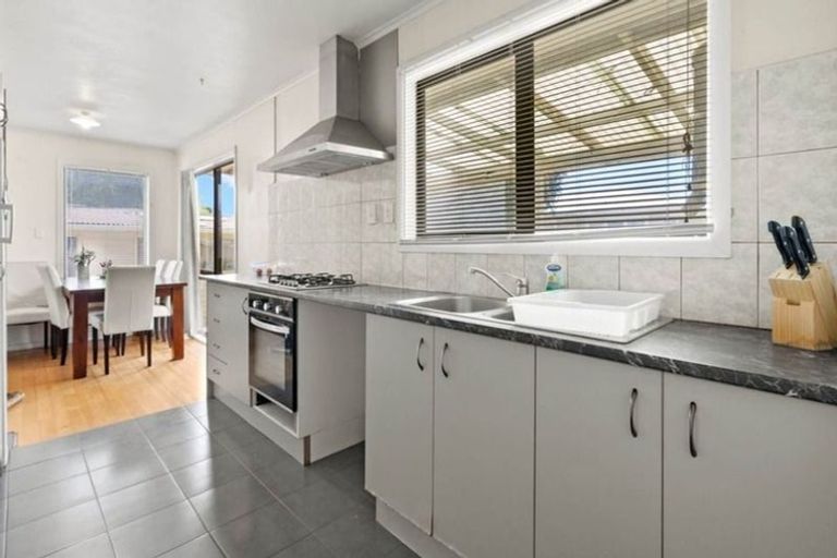 Photo of property in 12 Dolphin Street, Pakuranga, Auckland, 2010