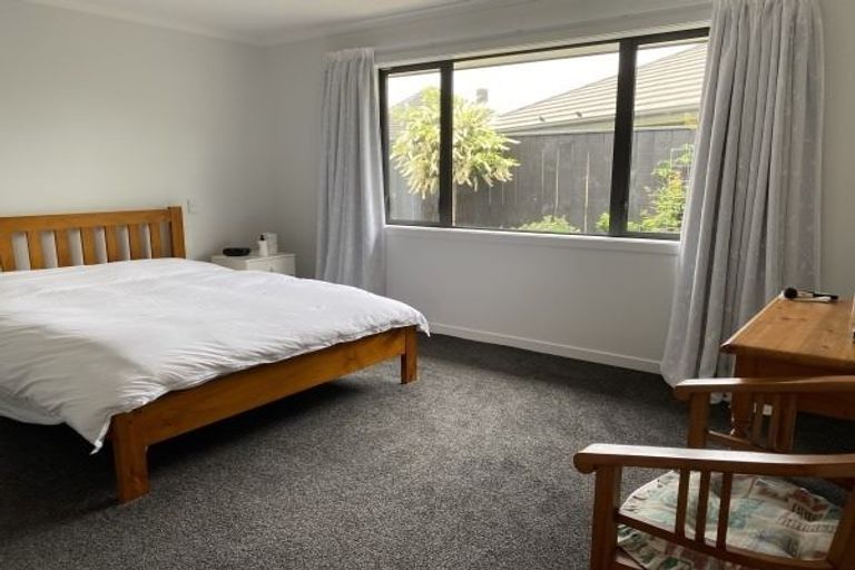 Photo of property in 37 Karina Terrace, Roslyn, Palmerston North, 4414