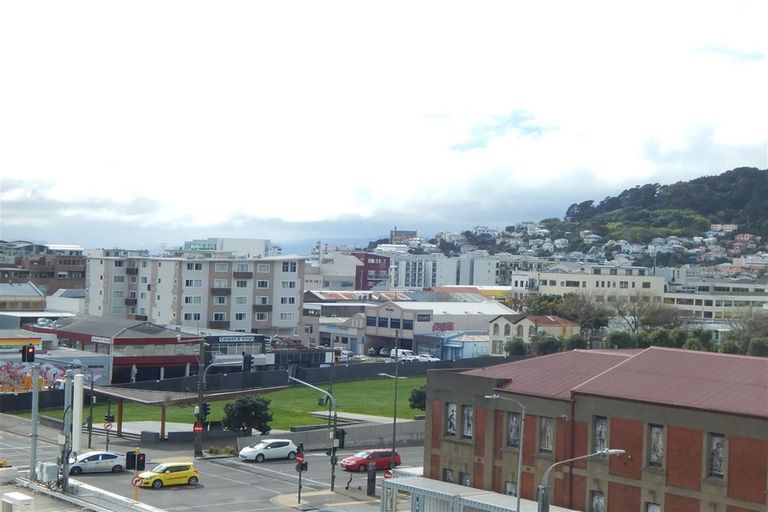 Photo of property in Cube Apartments, 5h/242 Taranaki Street, Mount Cook, Wellington, 6011