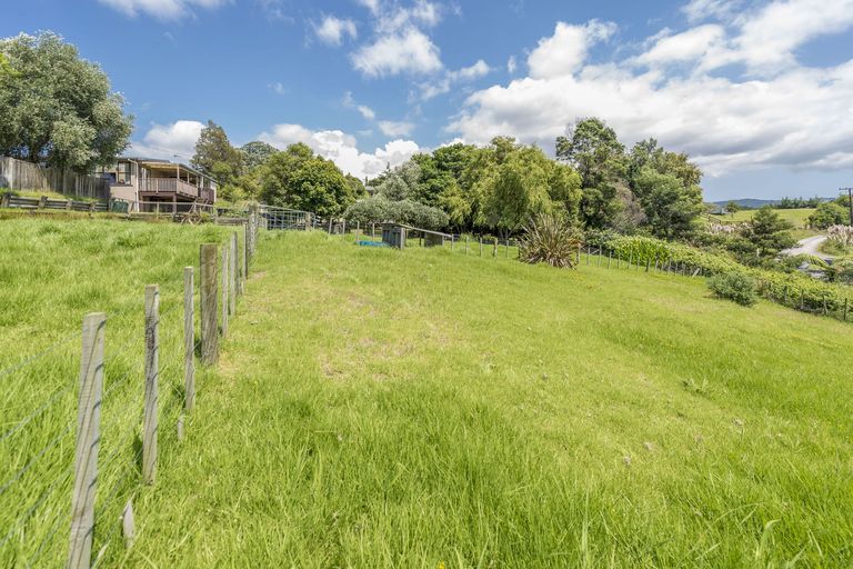 Photo of property in 147 Forest Hill Road, Henderson, Auckland, 0612
