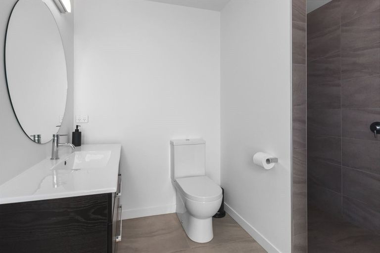 Photo of property in 5 Hull Place, Whitby, Porirua, 5024